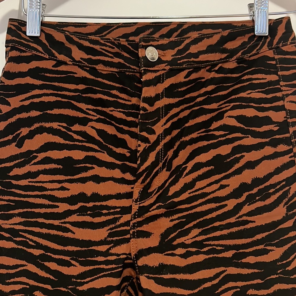 Animal print jeans - size 6